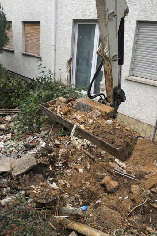 Professioneller Garten- & Landschaftsbau: Gartengestaltung, Pflasterarbeiten, Zaunbau, Baumfällarbeiten und mehr. Jetzt Angebot anfragen.