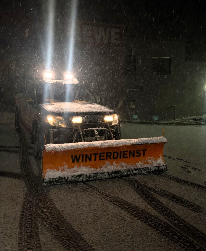 SH Garten & Landschaftsbau: Gartengestaltung, Pflasterarbeiten, Zaunbau, Baumfällarbeiten und mehr. Jetzt Angebot anfragen.